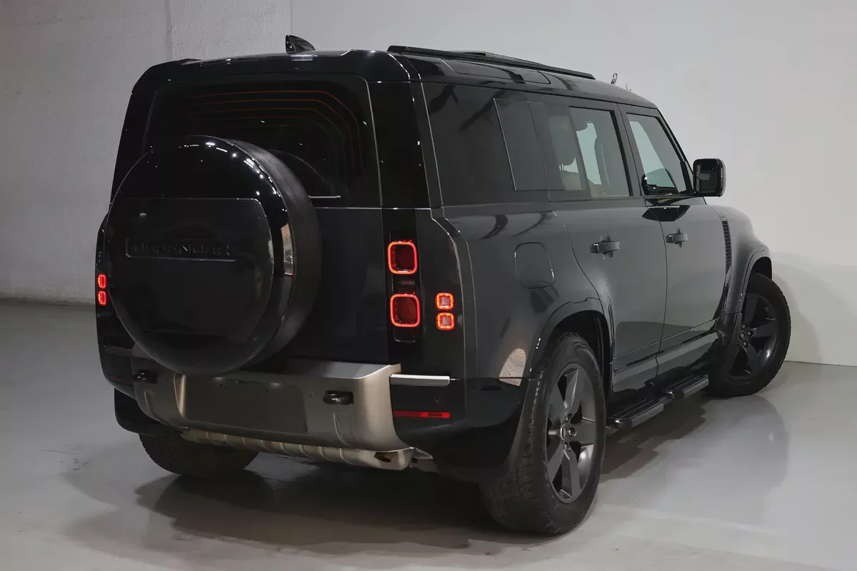 2025 Land Rover Defender 110 HSE P400 | GCC Specs | Brand New-2-2