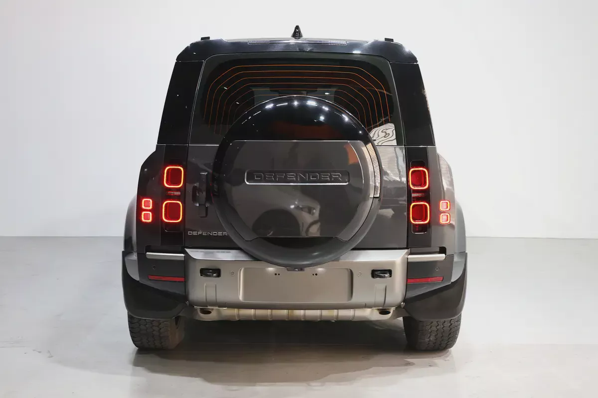 2025 Land Rover Defender 110 HSE P400 | GCC Specs | Brand New-6-6