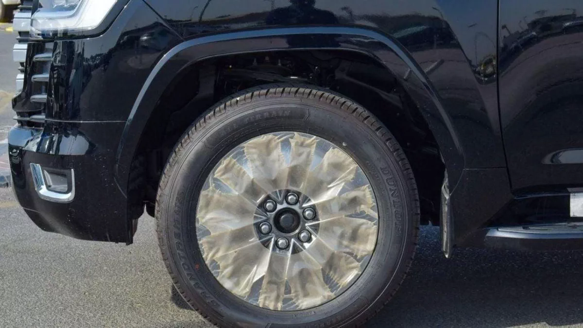 Toyota Land Cruiser VXR LAND CRUISER VXR 3.3L BLACK-5-0