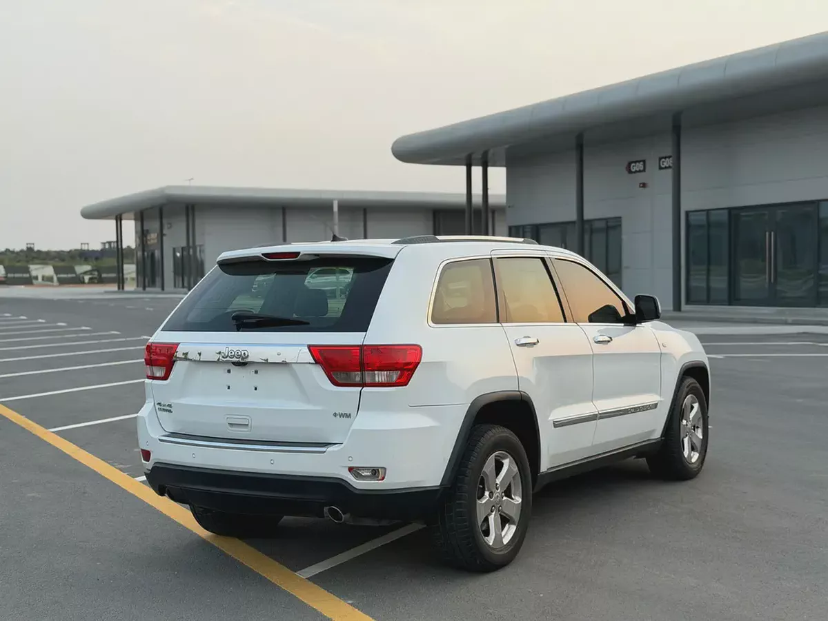 Grand Cherokee 2013-5-5