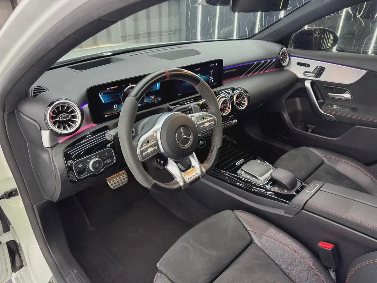 2022 Mercedes-Benz A 35 AMG 4MATIC | GCC Specs | Full Service History-8-8