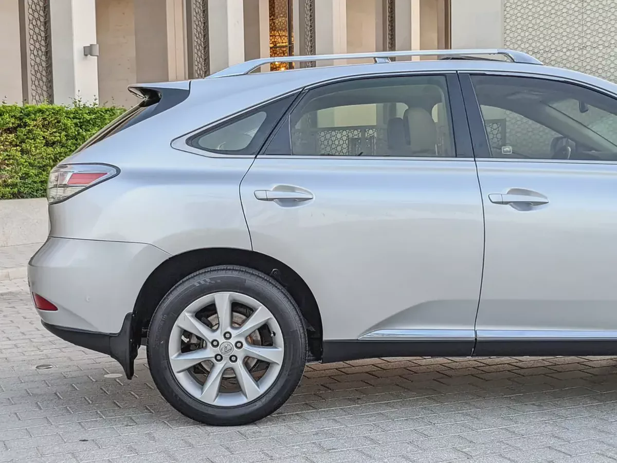 Lexus RX 350 Standard 2010 | GCC Specs | Well Maintained Clean Car With Low KM Perfect Family SUV-17-17