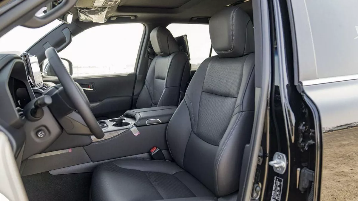 Toyota Land Cruiser VXR 3.5L-9-0