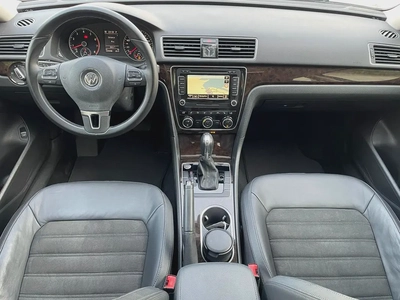 VOLKSWAGEN PASSAT - GCC SPECS - FULL SERVICE HISTORY - UNDER WARRANTY - ORIGINAL PAINT --13