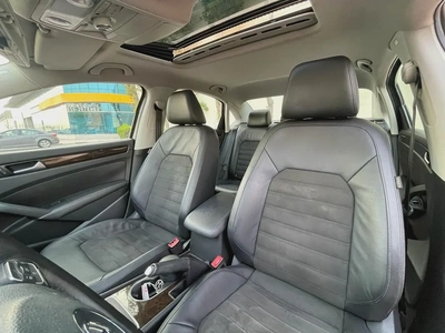 VOLKSWAGEN PASSAT - GCC SPECS - FULL SERVICE HISTORY - UNDER WARRANTY - ORIGINAL PAINT --14