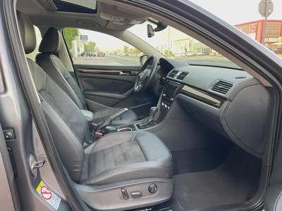 VOLKSWAGEN PASSAT - GCC SPECS - FULL SERVICE HISTORY - UNDER WARRANTY - ORIGINAL PAINT --16