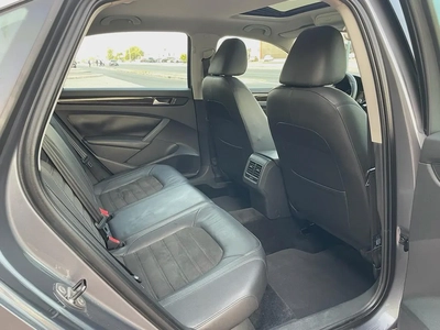 VOLKSWAGEN PASSAT - GCC SPECS - FULL SERVICE HISTORY - UNDER WARRANTY - ORIGINAL PAINT --18
