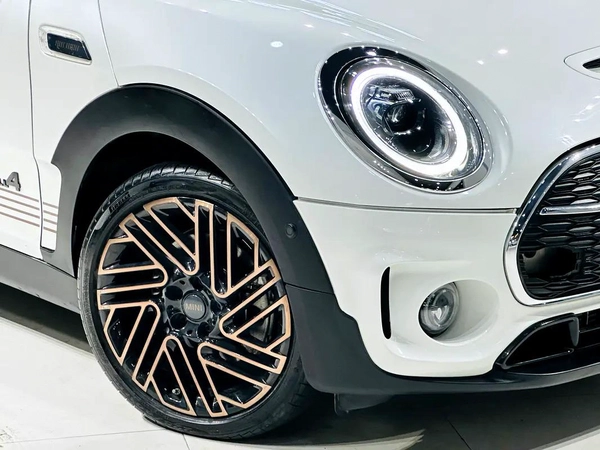 MINI COOPER S CLUBMAN 1 OF 19/69 FINAL EDITION 2024 MODEL YEAR WITH ONE YEAR WARRANTY
