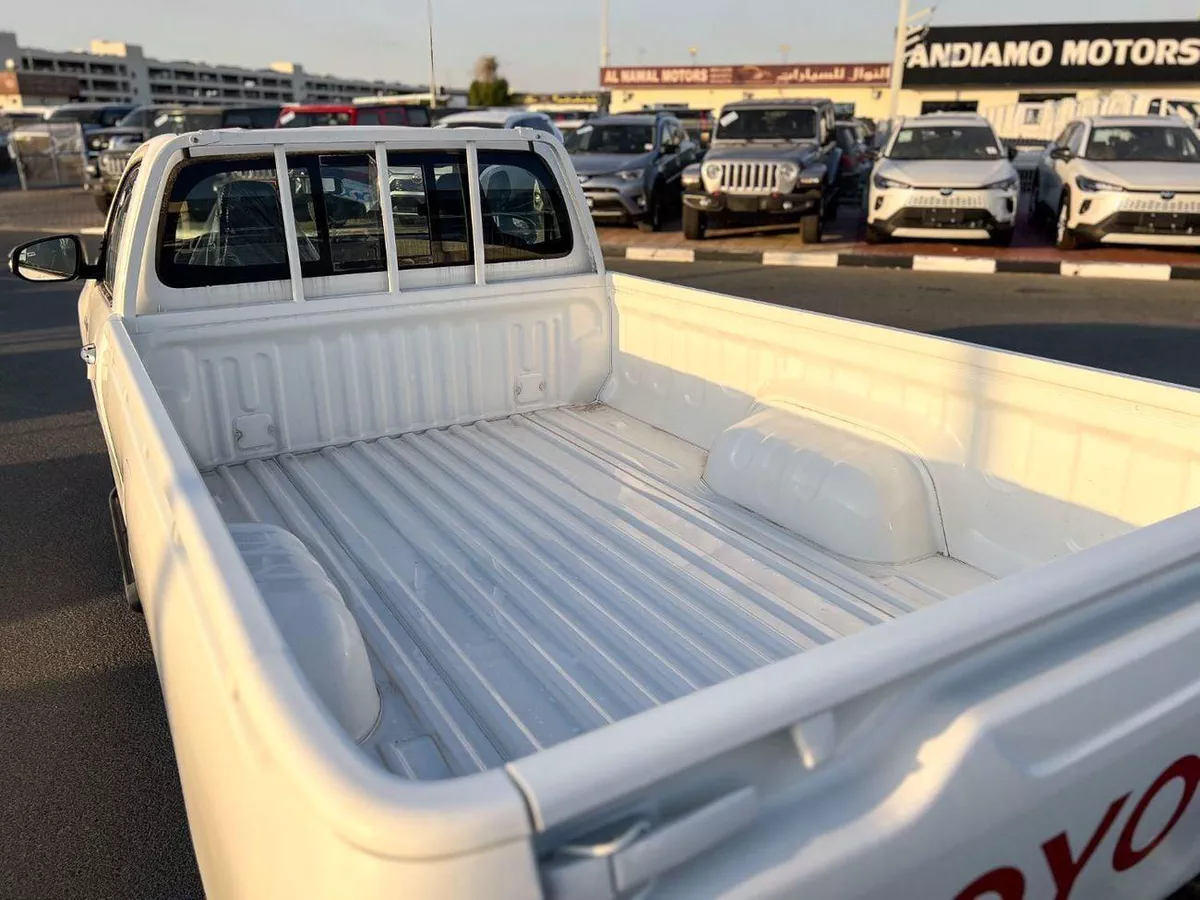 Toyota Hilux DLX EXPORT PRICE - TOYOTA HILUX 2.4L-7-0