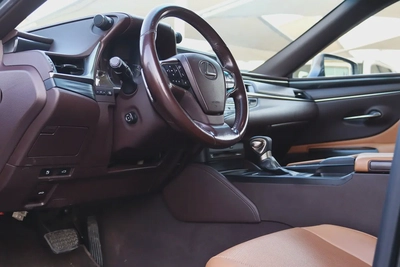 Lexus ES 350 F SPORT 2019 | GCC Specs | Pristine Condition-12