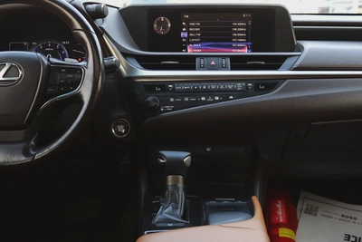 Lexus ES 350 F SPORT 2019 | GCC Specs | Pristine Condition-16