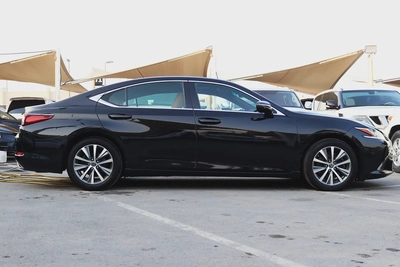Lexus ES 350 F SPORT 2019 | GCC Specs | Pristine Condition-5