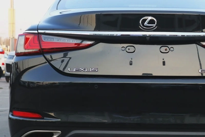 Lexus ES 350 F SPORT 2019 | GCC Specs | Pristine Condition-8