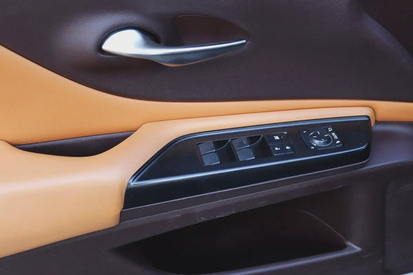 Lexus ES 350 F SPORT 2019 | GCC Specs | Pristine Condition