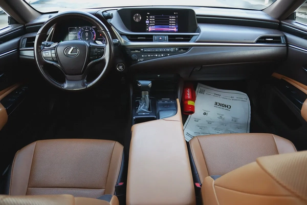 Lexus ES 350 F SPORT 2019 | GCC Specs | Pristine Condition