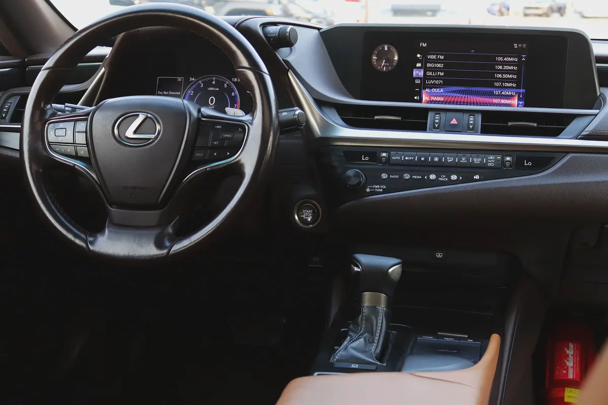 Lexus ES 350 F SPORT 2019 | GCC Specs | Pristine Condition-15-15