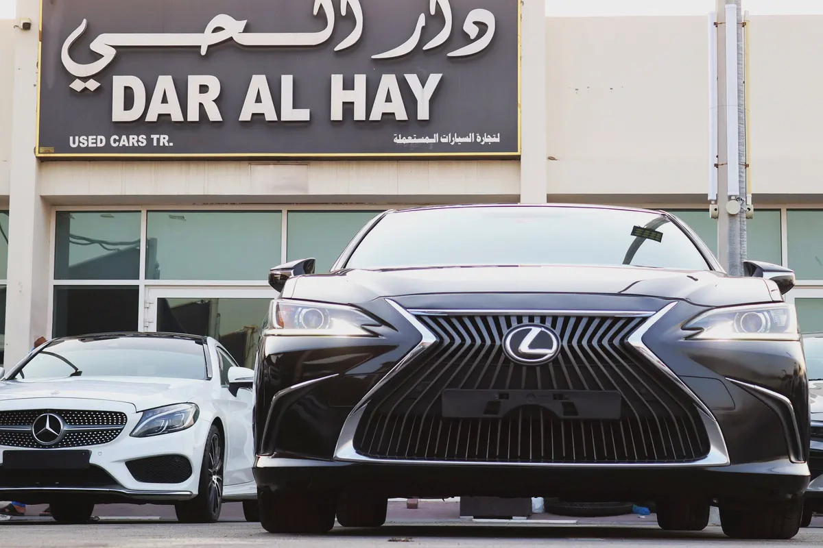 Lexus ES 350 F SPORT 2019 | GCC Specs | Pristine Condition-1-1