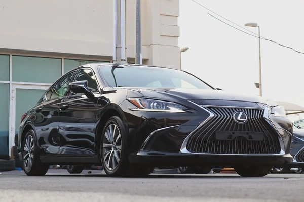 Lexus ES 350 F SPORT 2019 | GCC Specs | Pristine Condition