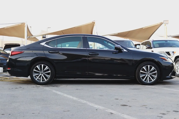 Lexus ES 350 F SPORT 2019 | GCC Specs | Pristine Condition