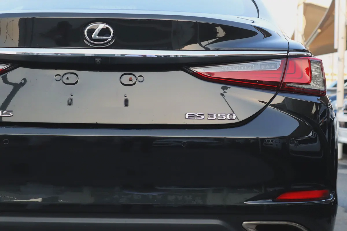 Lexus ES 350 F SPORT 2019 | GCC Specs | Pristine Condition-7-7
