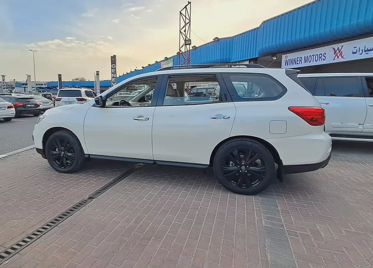Nissan Pathfinder SV Midnight Black Edition2019 - GCC Specs - Well Maintained-5-5