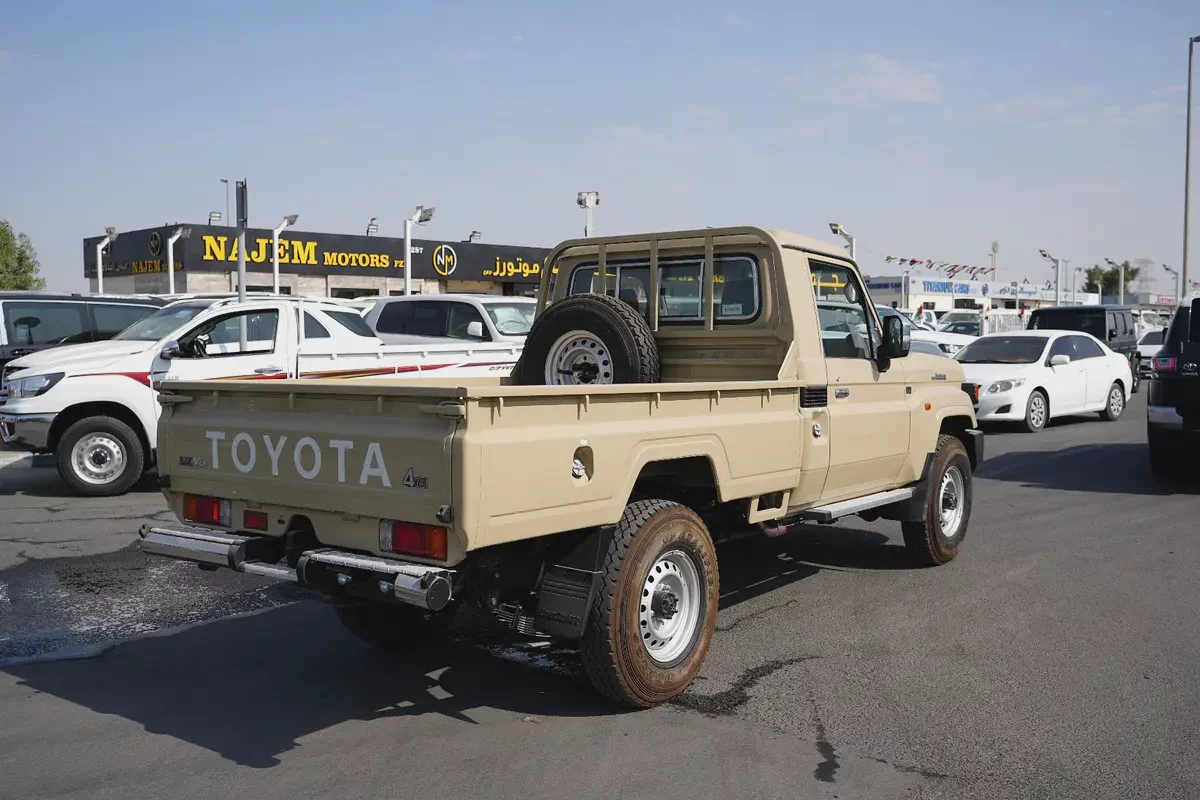 Brand New Toyota Land Cruiser 70 Series LC 79 LX 2026 - GCC Specs - Pickup-2-2