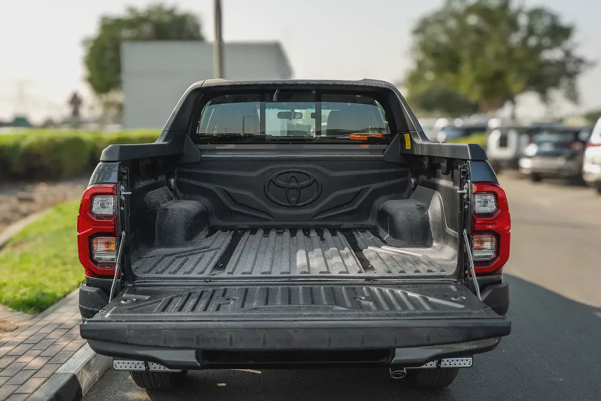 TOYOTA HILUX ADVENTURE 4.0 2026 GCC SPECS-12-12