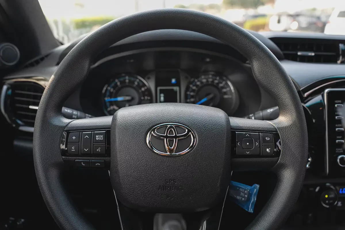 TOYOTA HILUX ADVENTURE 4.0 2026 GCC SPECS-14-14