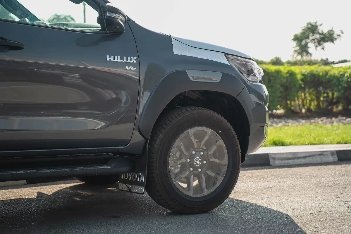 TOYOTA HILUX ADVENTURE 4.0 2026 GCC SPECS-7-7