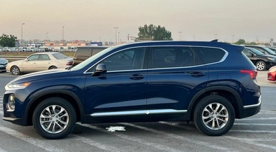 Hyundai Santa Fe 2019 Mid Option - 2.4L V4 - Rear Camera - Leather Seat --4