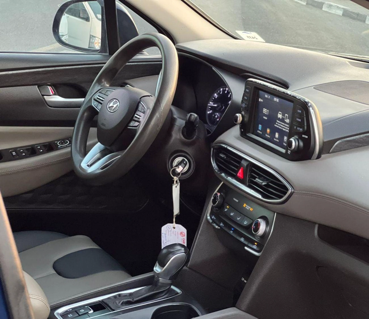 Hyundai Santa Fe 2019 Mid Option - 2.4L V4 - Rear Camera - Leather Seat --16-0