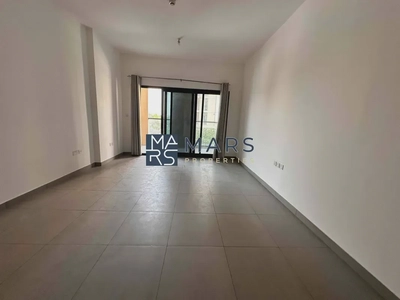 Brand new balcony studio with kitchen appliances-6
