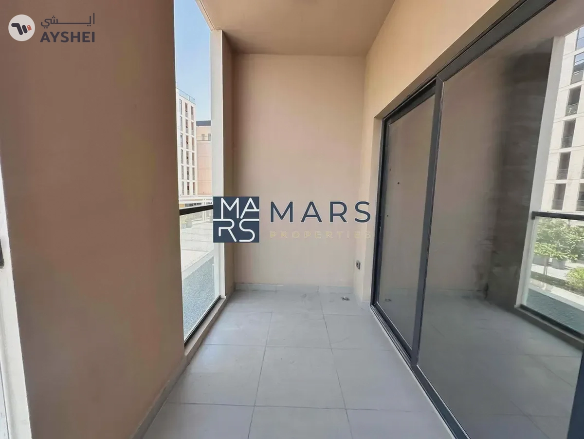 Brand new balcony studio with kitchen appliances-7-7