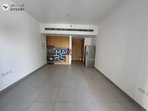 Brand new balcony studio with kitchen appliances