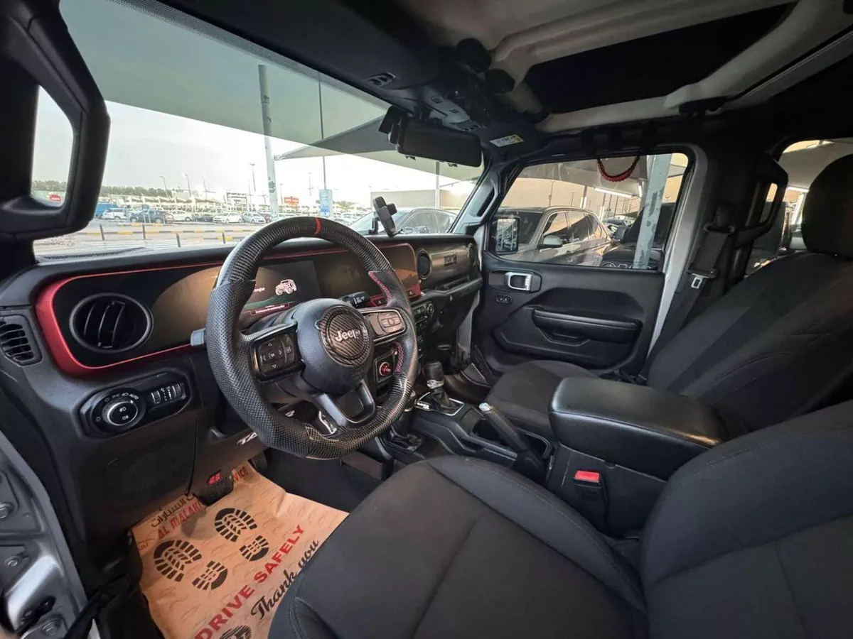 Jeep Wrangler Unlimited SPORT JEEP WRANGLER 2019 6V GCC 3.6L-6-0
