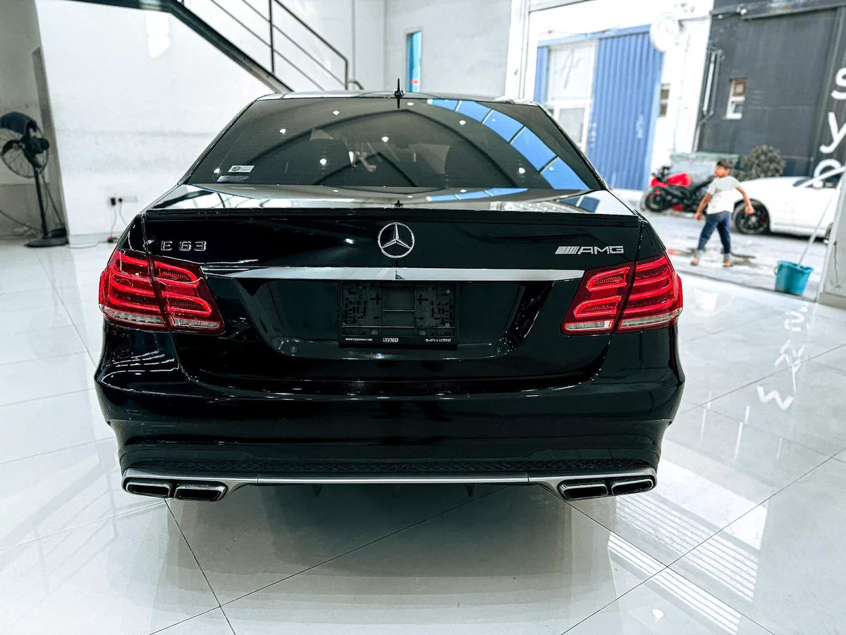 2010 Mercedes-Benz E 63 AMG 6.5L V8 // Cash / Credit Card-5-5
