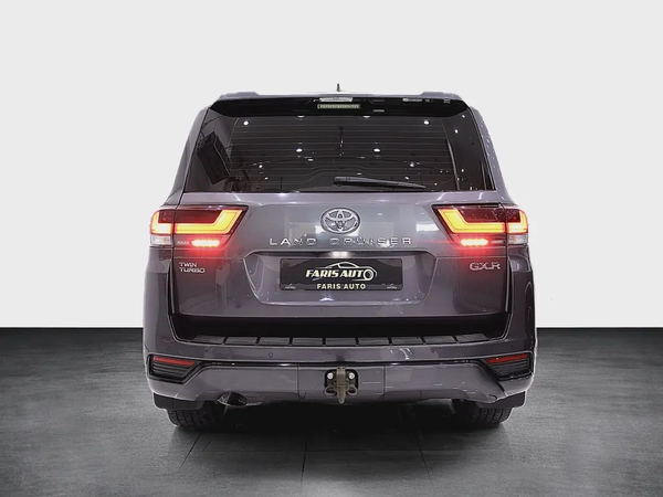 LAND CRUISER GXR GCC TWIN TURBO V6 - PERFECT CONDITION