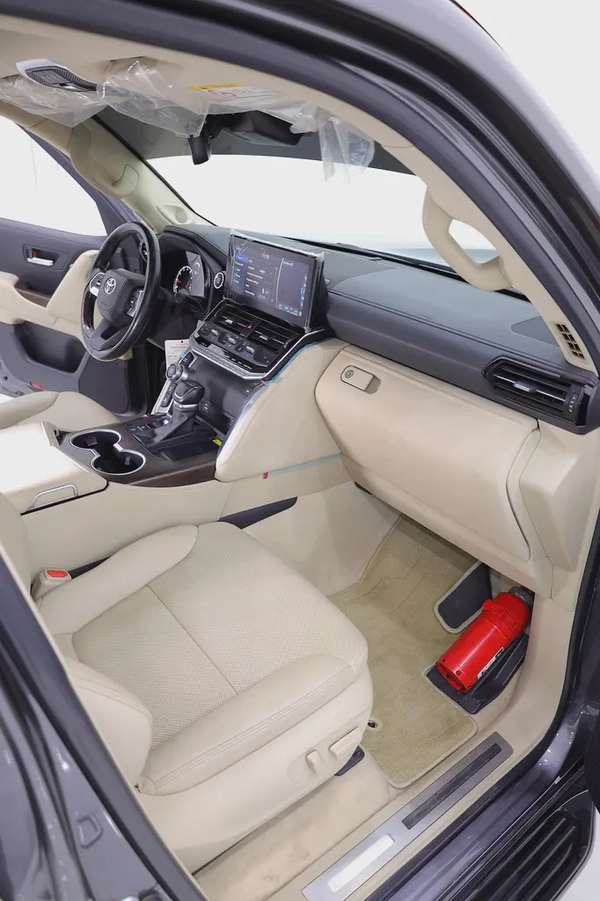 LAND CRUISER GXR GCC TWIN TURBO V6 - PERFECT CONDITION