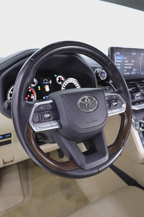 LAND CRUISER GXR GCC TWIN TURBO V6 - PERFECT CONDITION