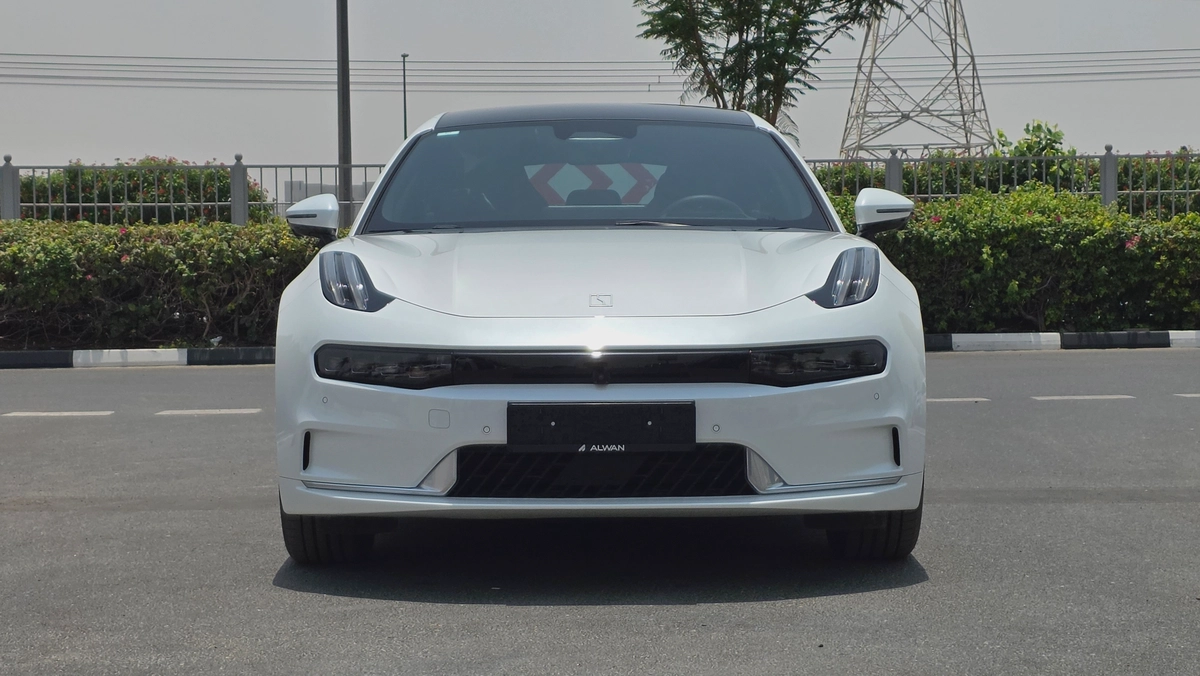 ZEEKR 001 RWD (White)-2-2