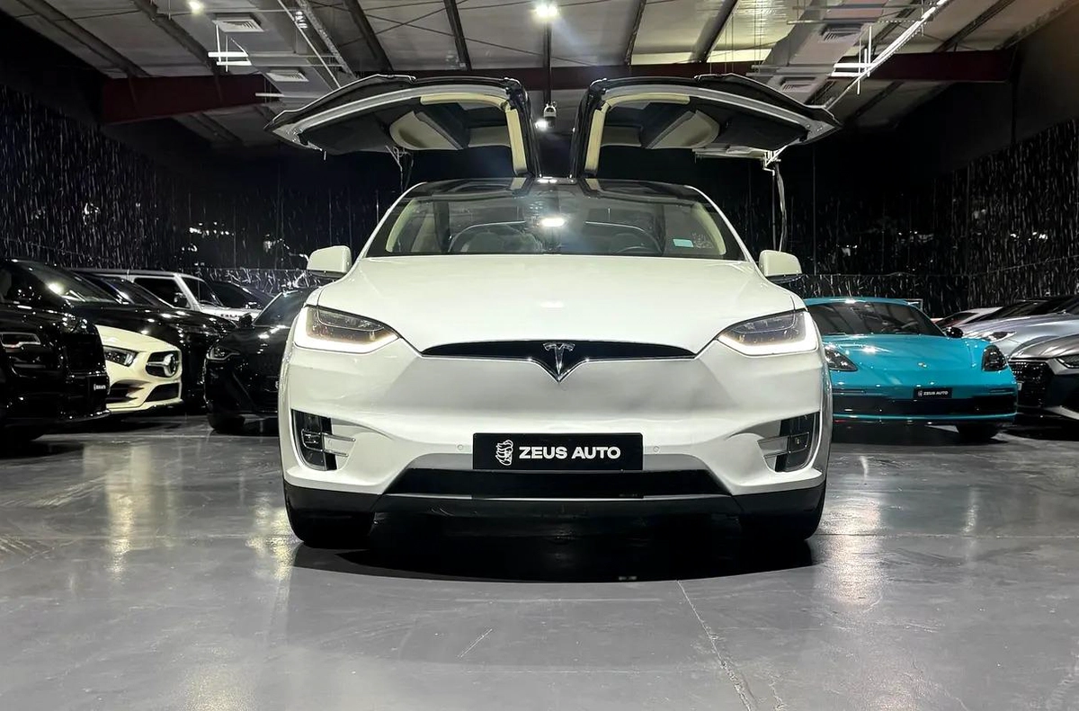 Tesla Model X 2018 GCC specs for 85,000.00 AED-12-12