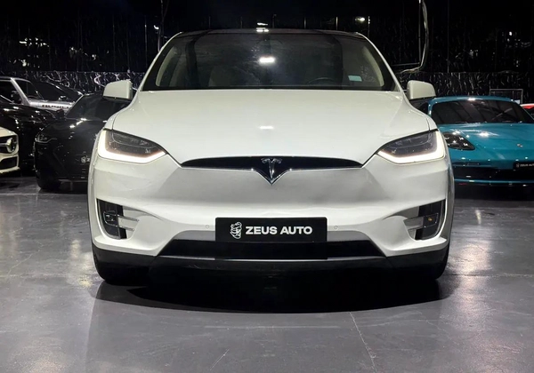 Tesla Model X 2018 GCC specs for 85,000.00 AED