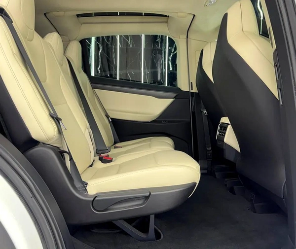 Tesla Model X 2018 GCC specs for 85,000.00 AED