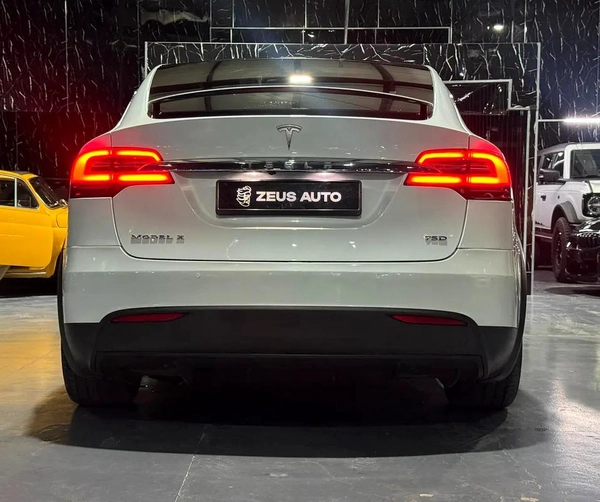 Tesla Model X 2018 GCC specs for 85,000.00 AED