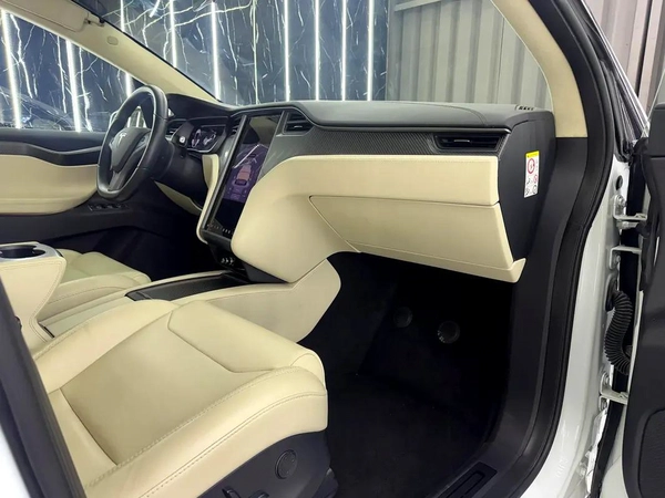 Tesla Model X 2018 GCC specs for 85,000.00 AED
