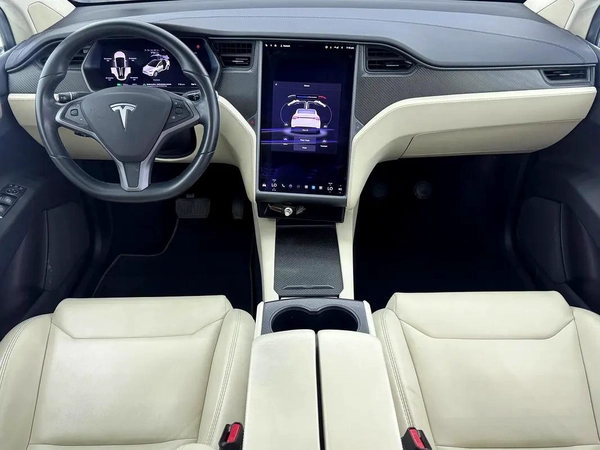 Tesla Model X 2018 GCC specs for 85,000.00 AED