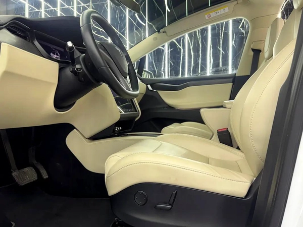 Tesla Model X 2018 GCC specs for 85,000.00 AED