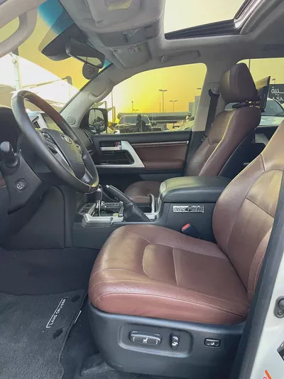 تويوتا لاند كلوزر VXR مكينه لكذس Toyota Land Cruiser VXR 2017 GCC Specs - Pristine Condition-10