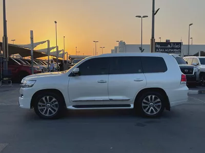 تويوتا لاند كلوزر VXR مكينه لكذس Toyota Land Cruiser VXR 2017 GCC Specs - Pristine Condition-2