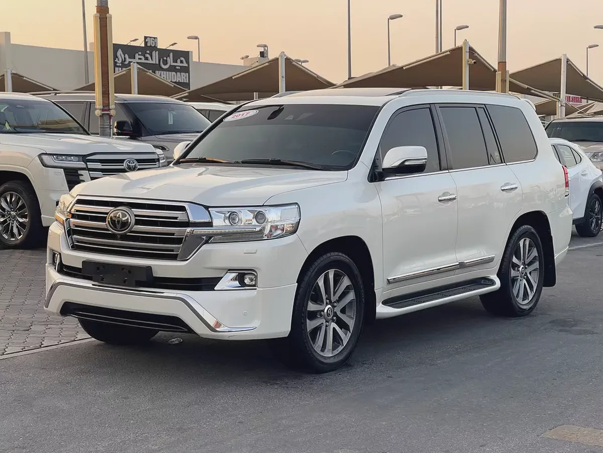 تويوتا لاند كلوزر VXR مكينه لكذس Toyota Land Cruiser VXR 2017 GCC Specs - Pristine Condition-1-1
